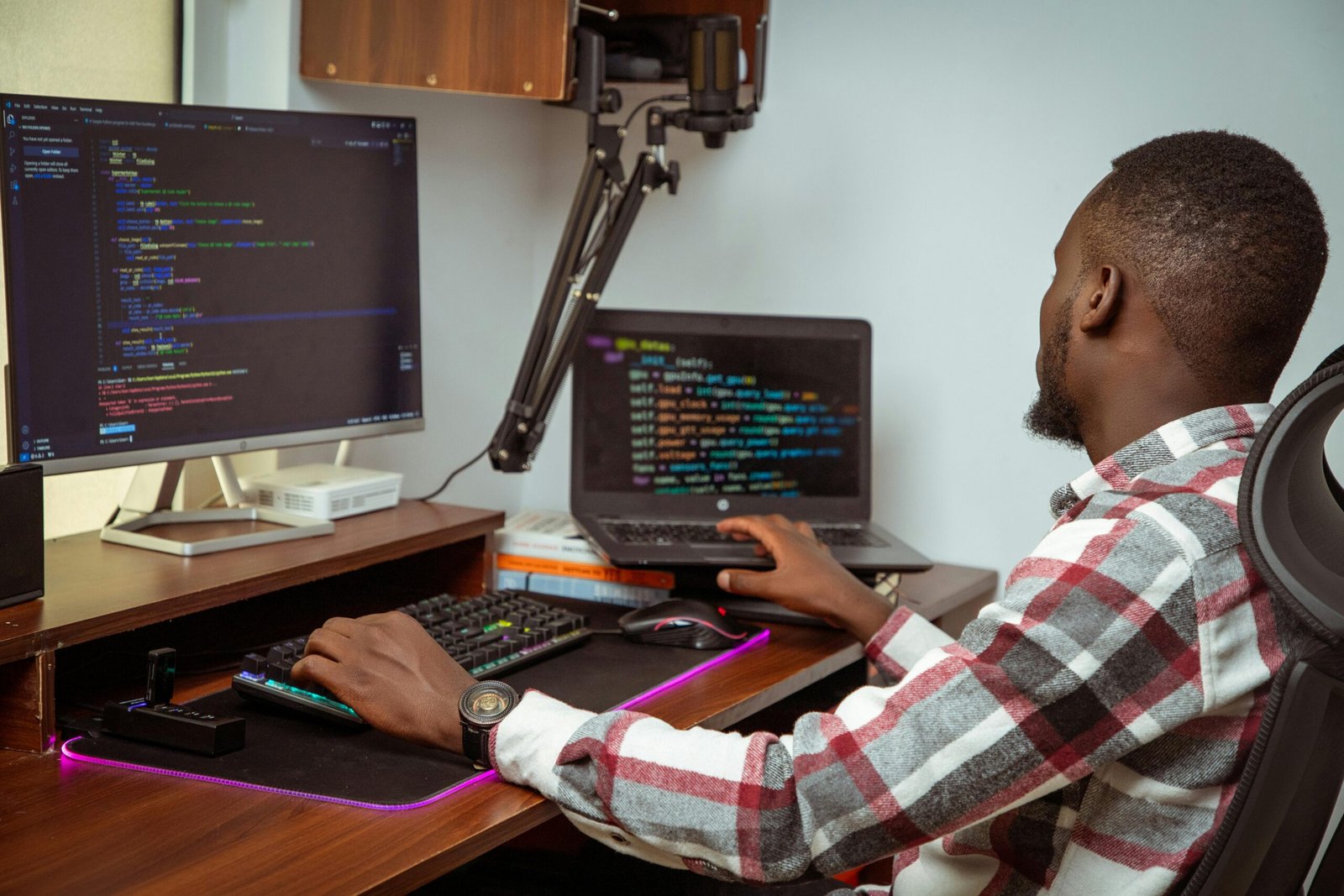 Remote Software Development Teams vs In-House Hiring